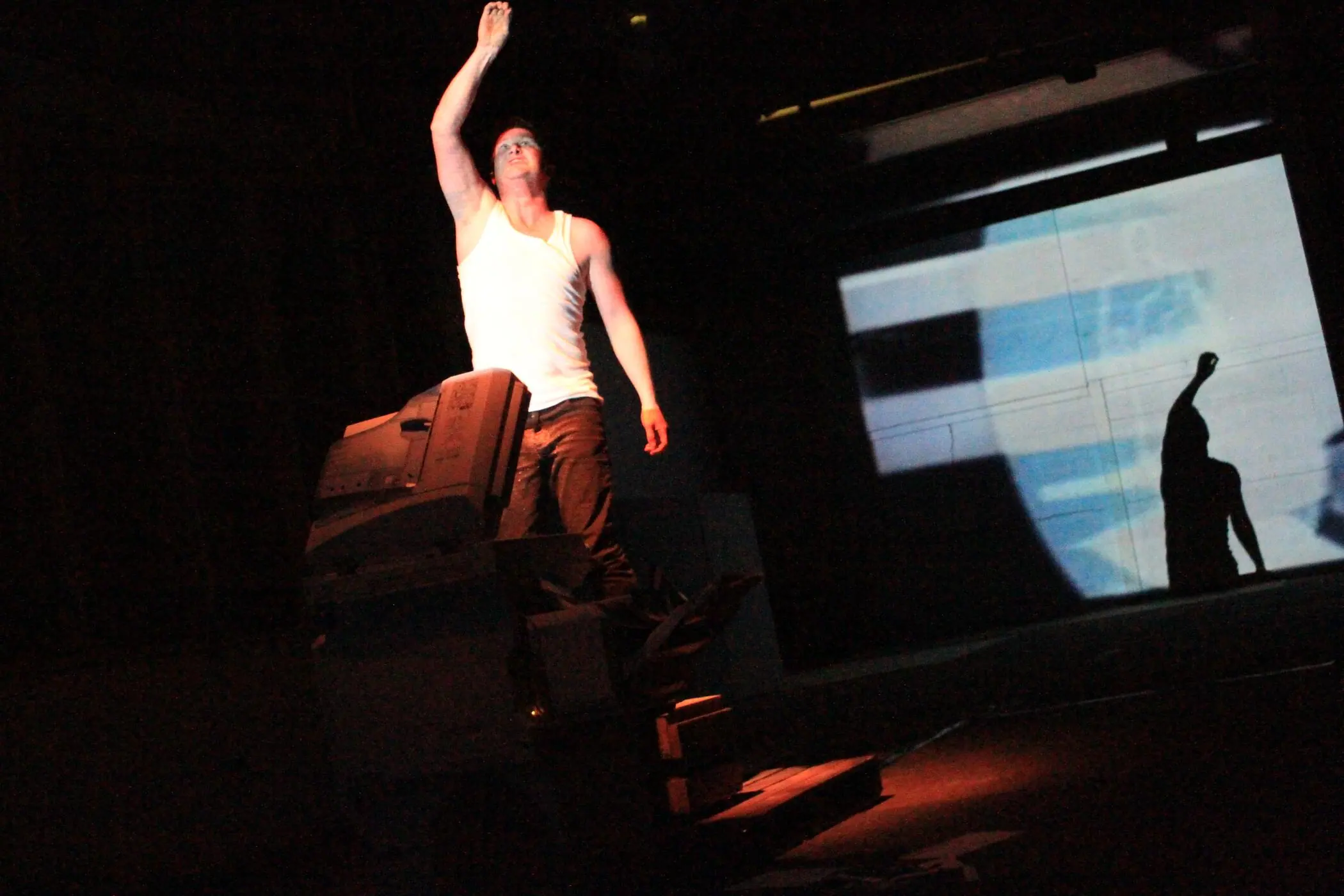 Everything is OK – Bats Theatre Wellington, New Zealand 2010, Szenenfoto 12 von 12