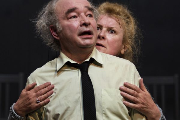 Eugène Ionesco DIE STÜHLE | Berliner Ensemble