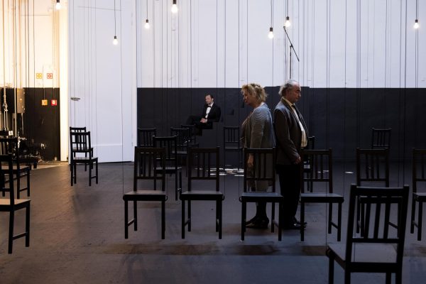 Eugène Ionesco DIE STÜHLE | Berliner Ensemble