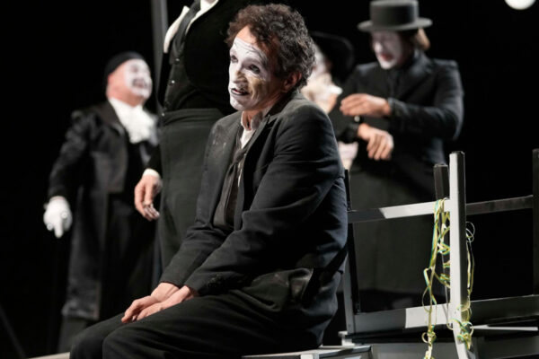 Eugène Ionesco DIE NASHÖRNER | Stadttheater Ingolstadt