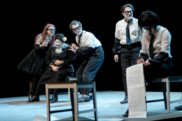Eugène Ionesco DIE NASHÖRNER | Stadttheater Ingolstadt
